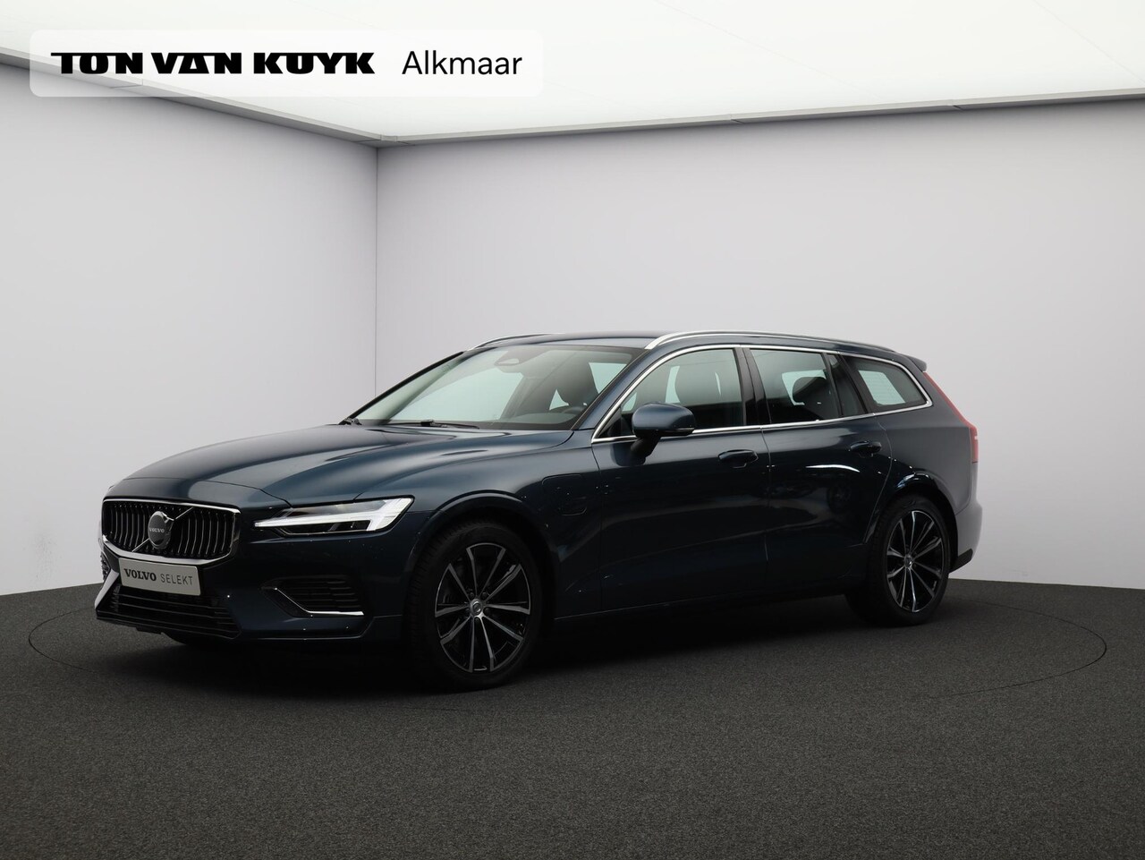 Volvo V60 - 2.0 T6 Plug-in hybrid AWD Essential Bright / Trekhaak / Lederen Bekleding / Adaptive Cruis - AutoWereld.nl