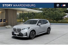 BMW X3 - 30e xDrive M Sport Automaat / Sportstoelen / Achteruitrijcamera / Comfort Access / Adaptie