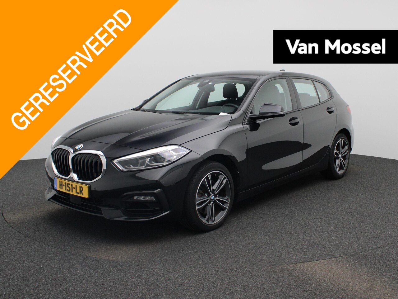 BMW 1-serie - 118i Executive Edition AUTOMAAT | GROOT NAVIGATIE | SPORTSTOELEN | CRUISE | CLIMA | PDC | - AutoWereld.nl