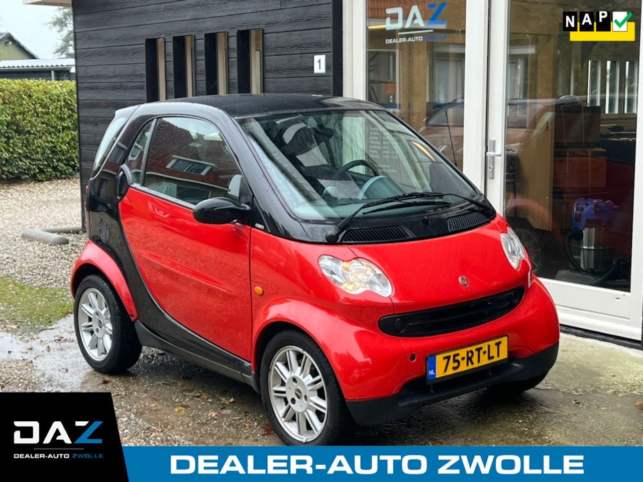 Smart Fortwo coupé - 0.7 pure Automaat/Airco/Panoramadak/Lm - AutoWereld.nl