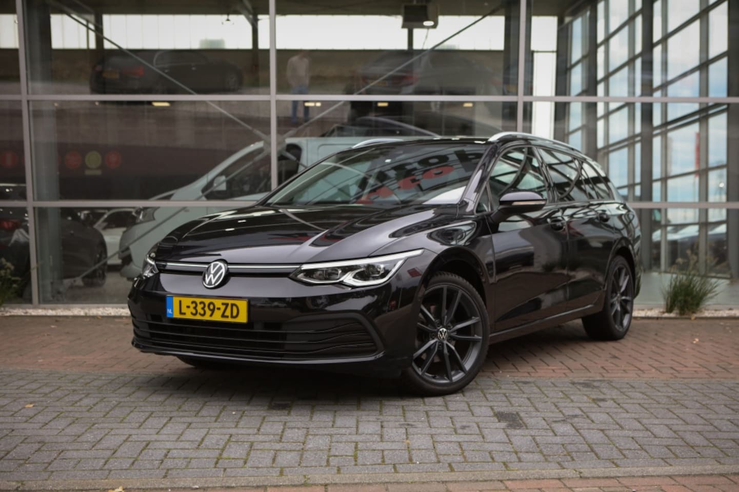 Volkswagen Golf Variant - 1.0 eTSI Life Bns | Navi | Sfeerverlichting | Automaat | - AutoWereld.nl