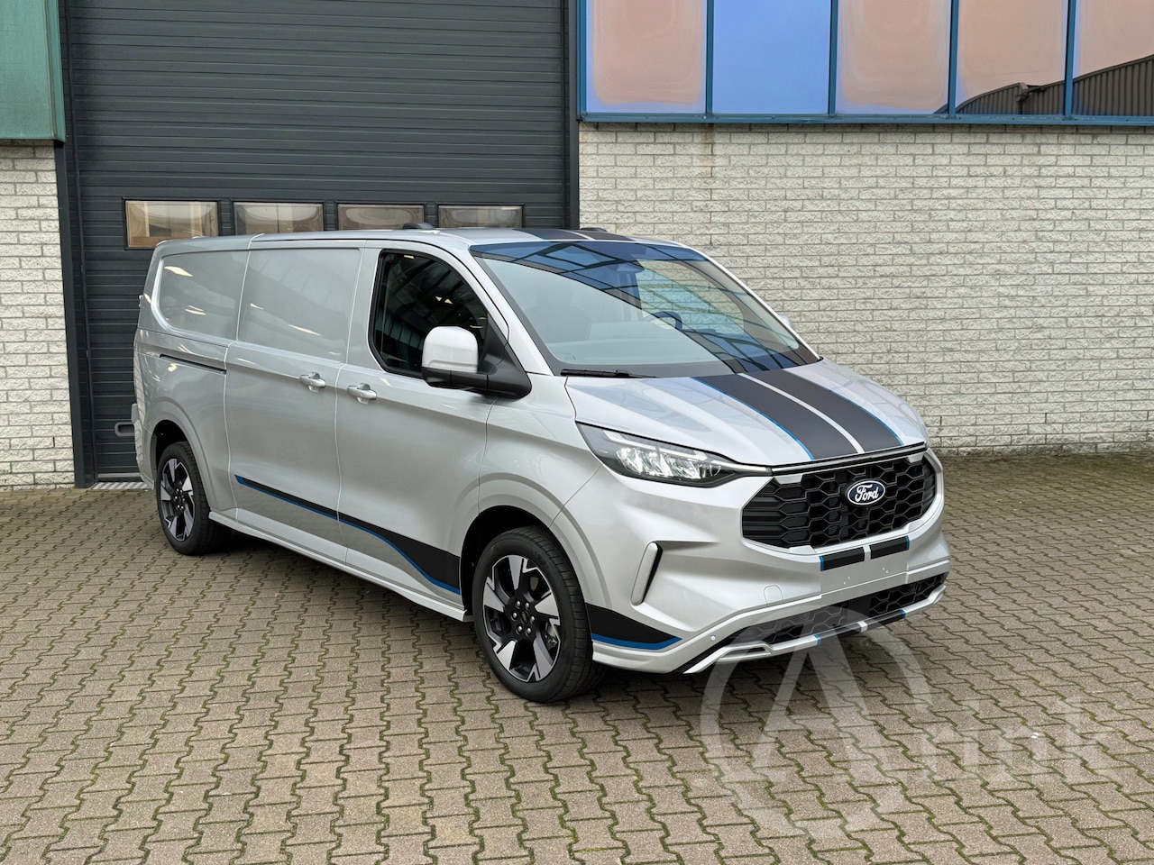 Ford Transit Custom - 300 L2 Sport BPM vrij Stoel + Stoel 170 PK 360° Middenconsole Elektrische Trekhaak Acc Stu - AutoWereld.nl