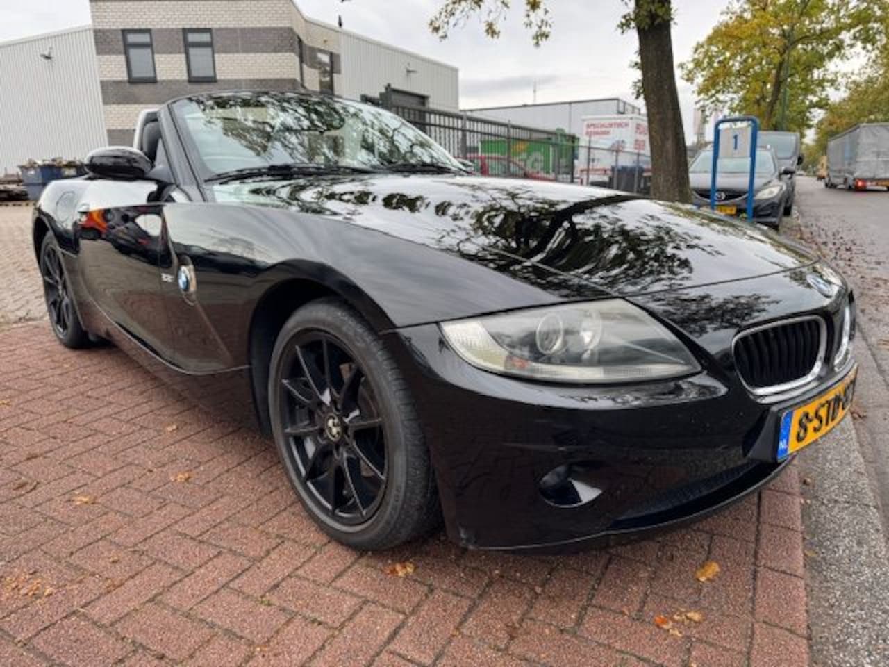 BMW Z4 Roadster - 2.2i 6 Cilinder 142.000km Nette Auto - AutoWereld.nl