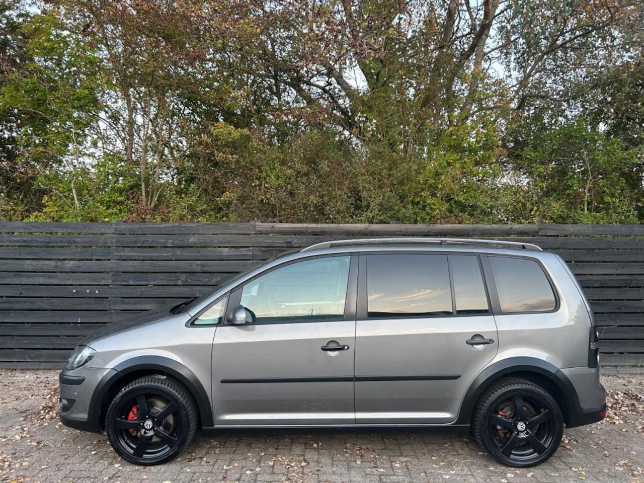 Volkswagen Touran Cross - 2.0 TDI Highline 7 Persoons, standkachel, stoelverwarming - AutoWereld.nl