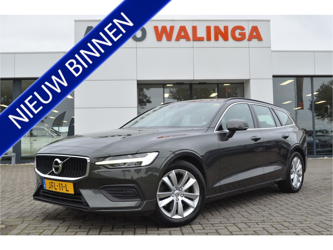 Volvo V60 - 2.0 B3 Momentum Business Elektr trekhaak + achterklep | Keyless | Lane assist | Virtual co - AutoWereld.nl