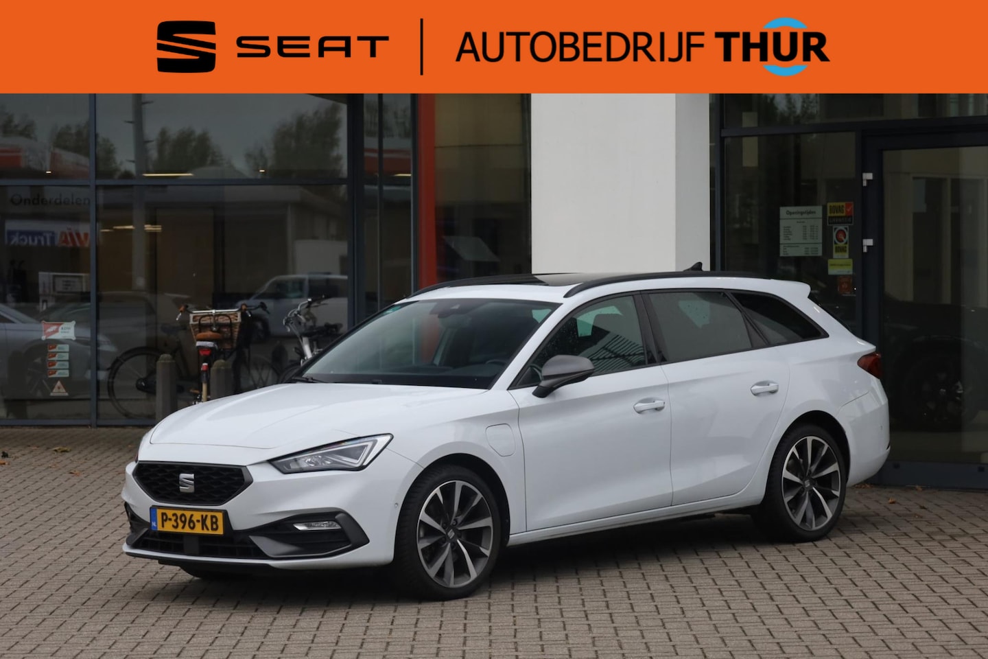 SEAT Leon Sportstourer - 1.4 TSI eHybrid PHEV FR Side assist sfeerverlichting navigatie grootbeeld leder alcantara - AutoWereld.nl