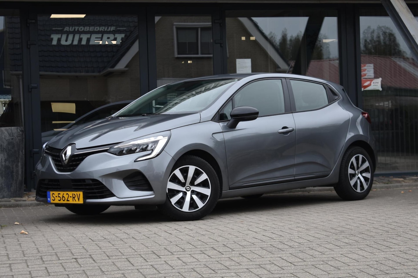 Renault Clio - 1.0 TCe 90 PARKEERSENSOREN | APPLE CARPLAY | ANDROID AUTO | NAP | CRUISE CONTROLE - AutoWereld.nl