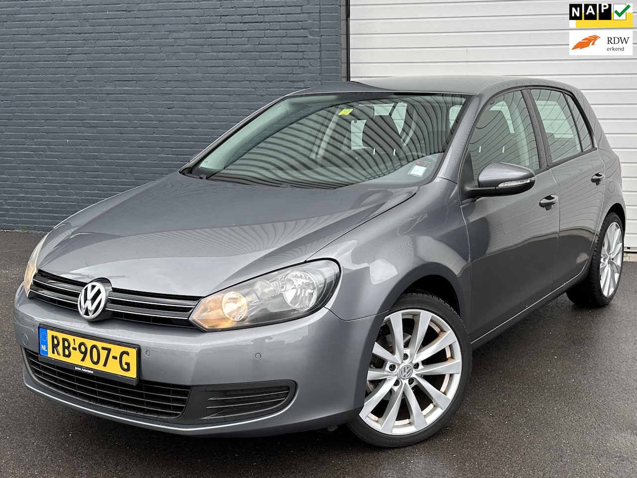 Volkswagen Golf - 1.2 TSI Highline BlueMotion AUTOMAAT/CRUISE/CLIMATE/STOELVERWARMING - AutoWereld.nl