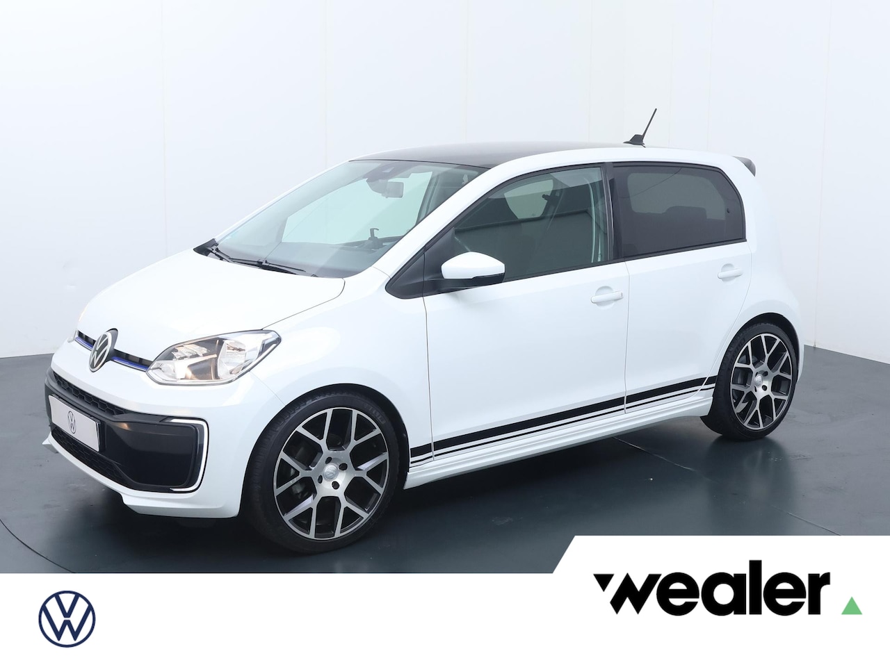 Volkswagen e-Up! - Style | 83 PK | SoH 89% | 17” LM velgen | Stoelverwarming | Achteruitrij camera - AutoWereld.nl