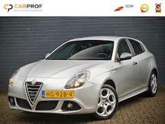 Alfa Romeo Giulietta - 1.4 T Sprint / PDC / NAVI / AIRCO /
