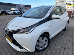 Toyota Aygo - 1.0 VVT-i 12V X-PLAY 2016CAMERA MULTIMEDIA NAP ZEER NETJES