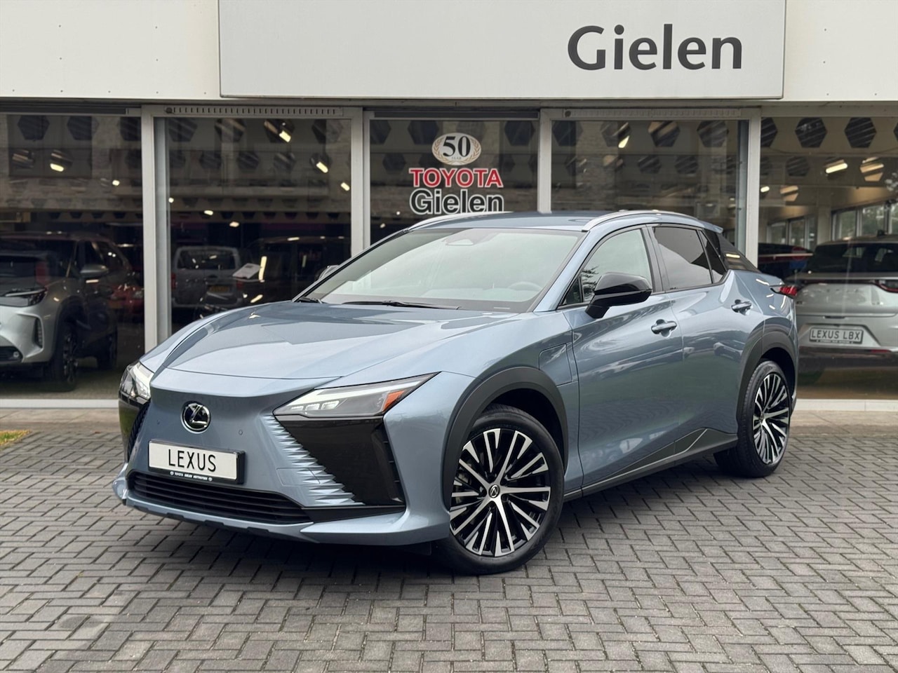 Lexus RZ - 450e 313PK AWD Executive Line | Eerste eigenaar, Leer, Stoelverwarming, Dodehoekherkenning - AutoWereld.nl