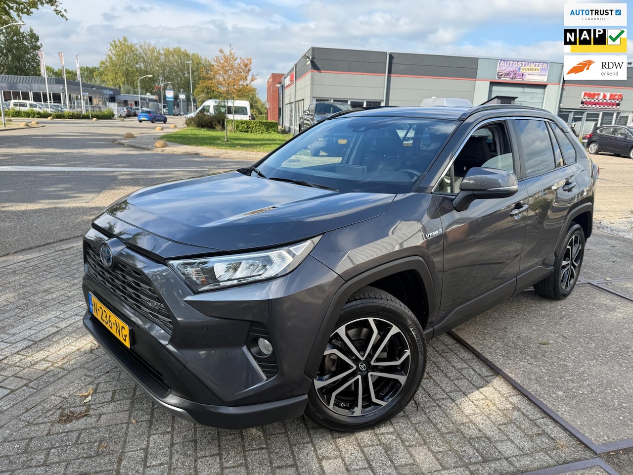 Toyota RAV4 - 2.5 Hybrid DYNAMIC SPORT 2020 LEDER ACC NAVI LED LUXE 12MND GARANTIE - AutoWereld.nl