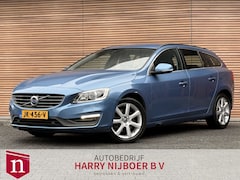 Volvo V60 - 1.5 T2 Momentum Leer / Memory Stoel / Xenon / Trekhaak / Lm Velgen