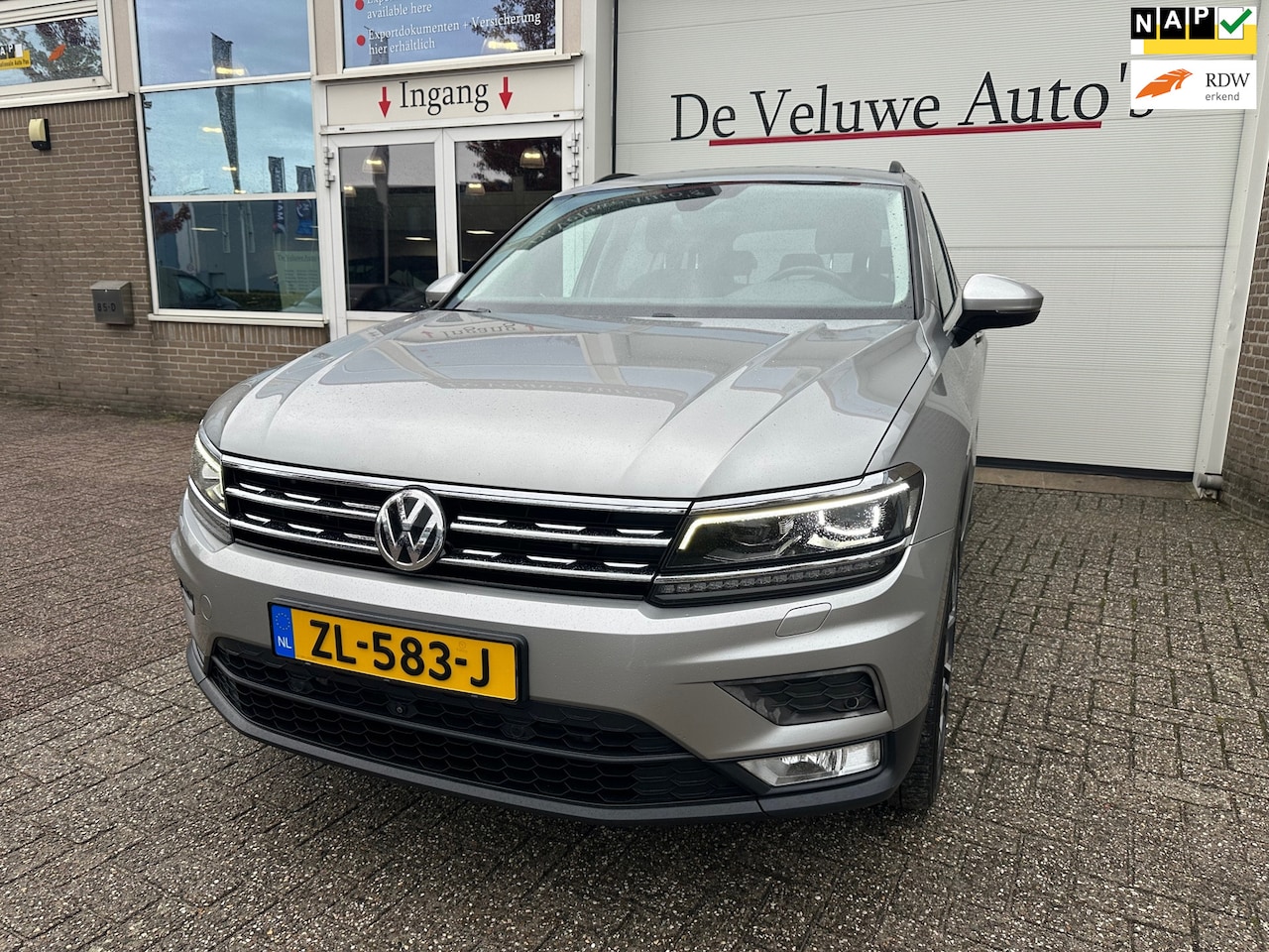 Volkswagen Tiguan - 2.0 TSI 4Motion Highline | Trekhaak| Leder - AutoWereld.nl