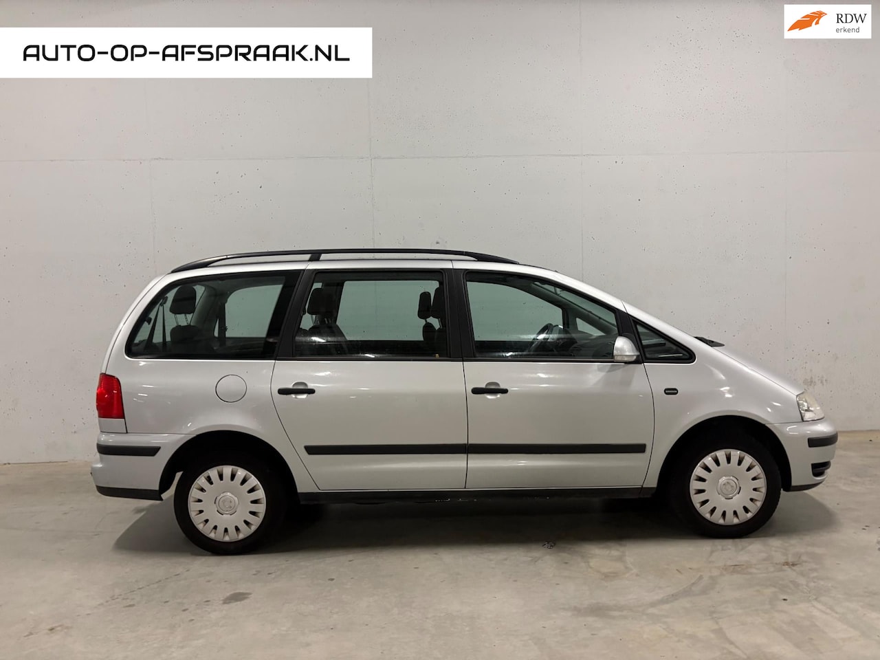 Volkswagen Sharan - 2.0 7p. Clima Cruise Trekhaak APK NAP - AutoWereld.nl