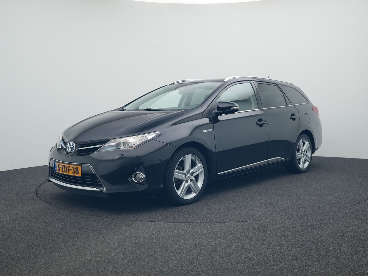 Toyota Auris Touring Sports - 1.8 Hybrid |Panorama dak| lederen bekleding| - AutoWereld.nl