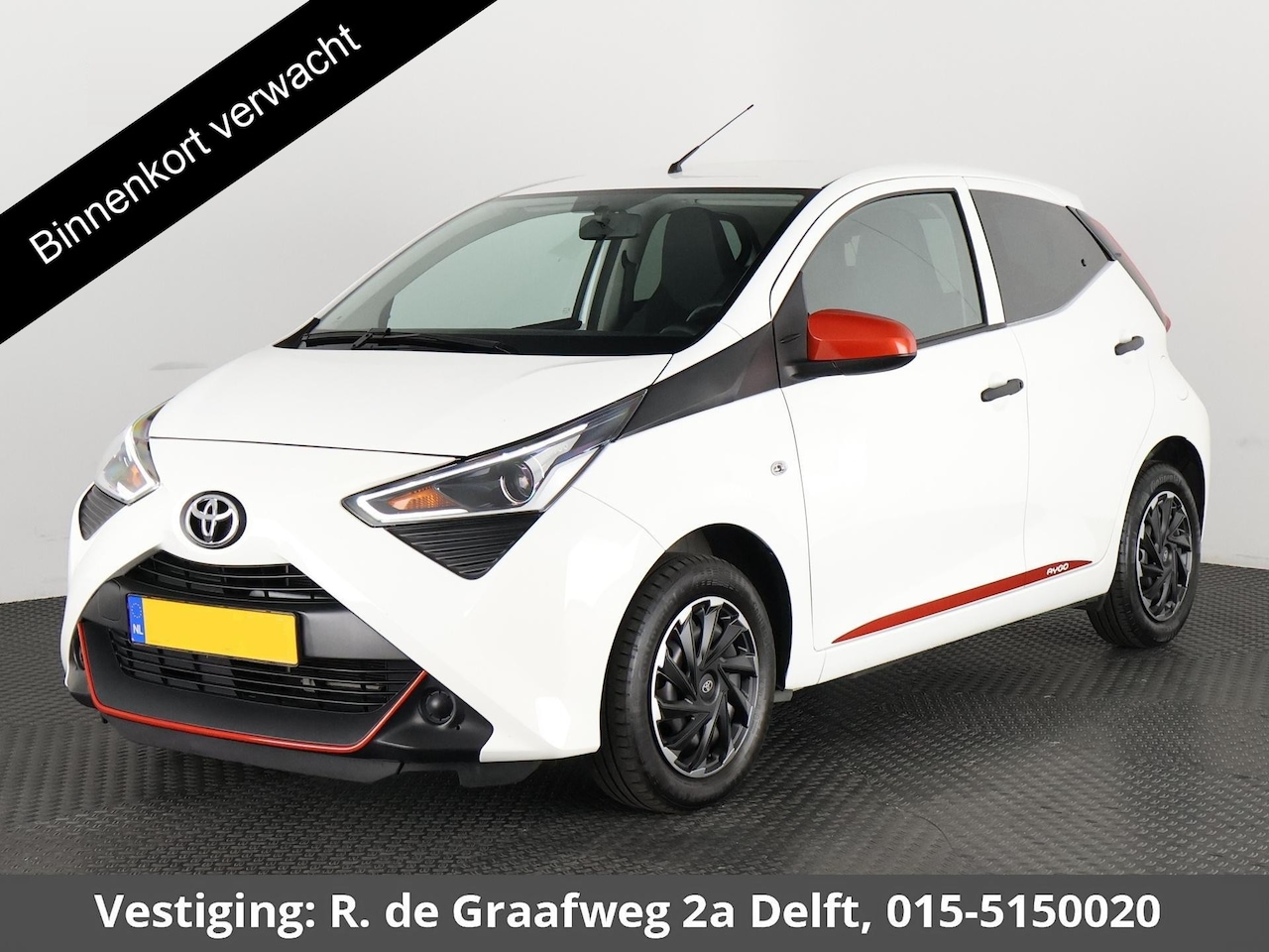 Toyota Aygo - 1.0 VVT-i X-Fun Sport + Coral Red Pack | 1e eigenaar | Airco | Privacy Glass | Bluetooth - AutoWereld.nl