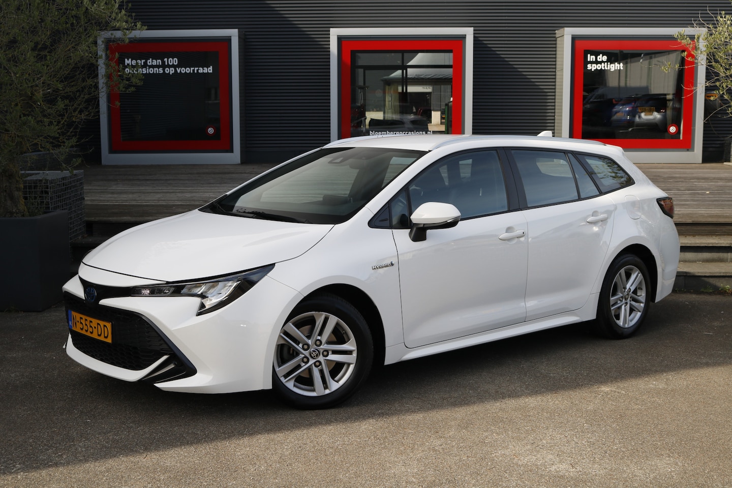 Toyota Corolla Touring Sports - 1.8 Hybrid Active | Apple Carplay | Achteruitrijcamera | - AutoWereld.nl