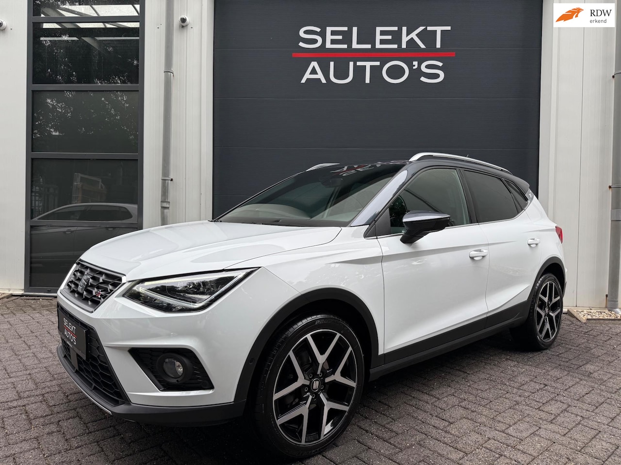 SEAT Arona - 1.0 TSI FR 110 Pk DSG Virtual/LED/Navi/ACC/Climate/Camera/Car Play/Key Less/18 Inch/MODE/P - AutoWereld.nl