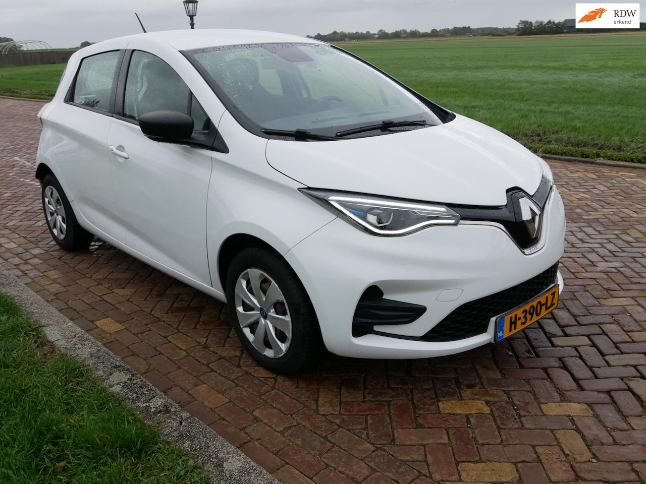 Renault Zoe - R110 Life 52 kWh CLIMA ** 9299 NETTO ** - AutoWereld.nl