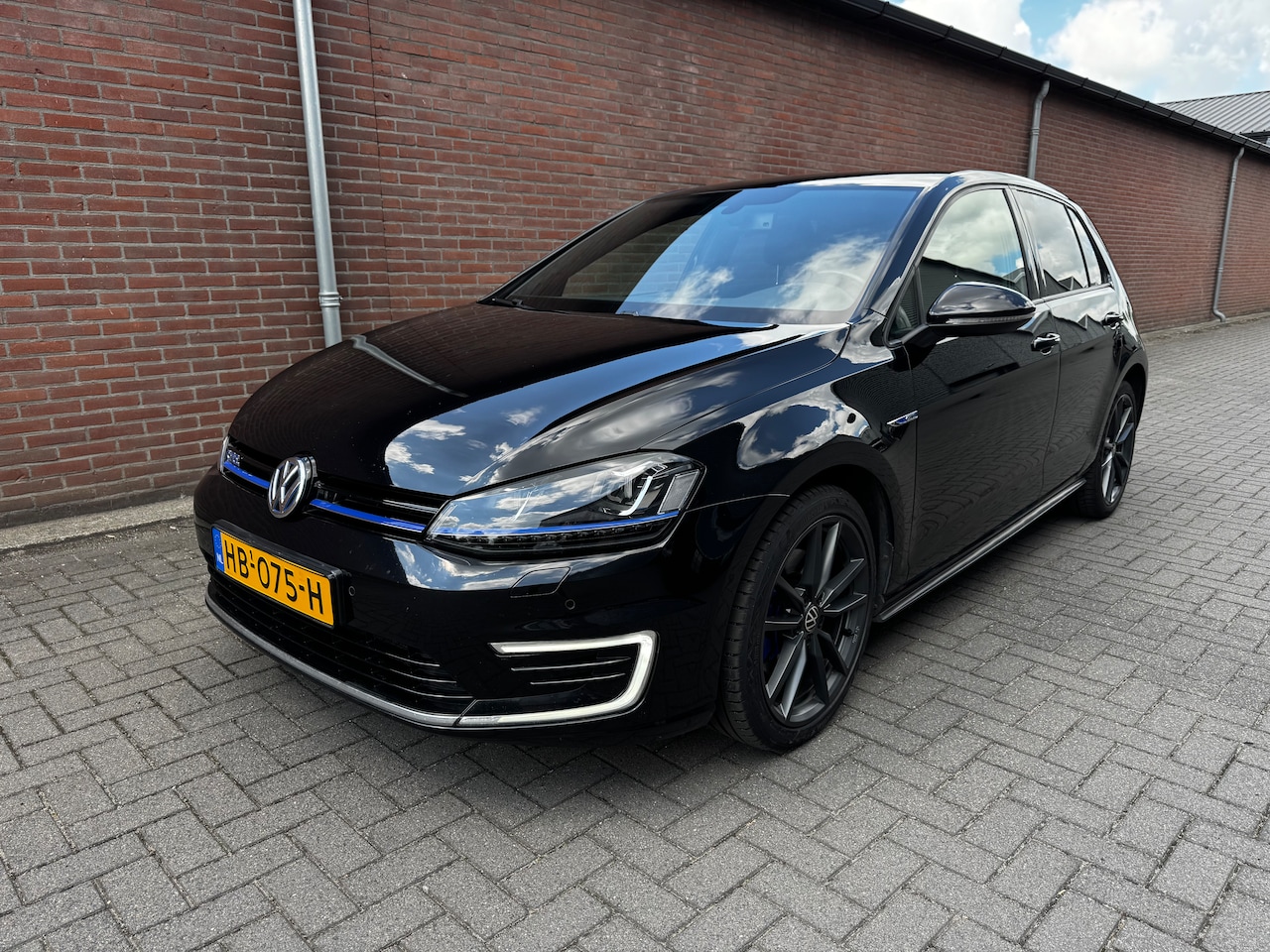 Volkswagen Golf - 1.4 TSI GTE LEERR/CARPLAY/NAV/LM/TREKHAAK/DAB/ECC - AutoWereld.nl