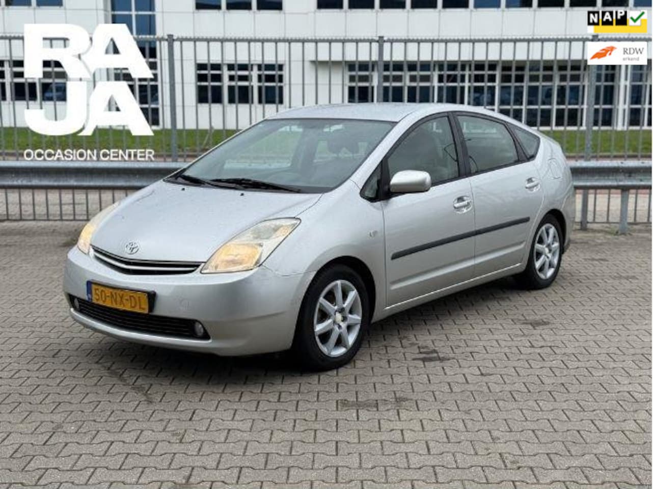 Toyota Prius - 1.5 VVT-i/NAP/Cruise/Clima/Daelerond. - AutoWereld.nl