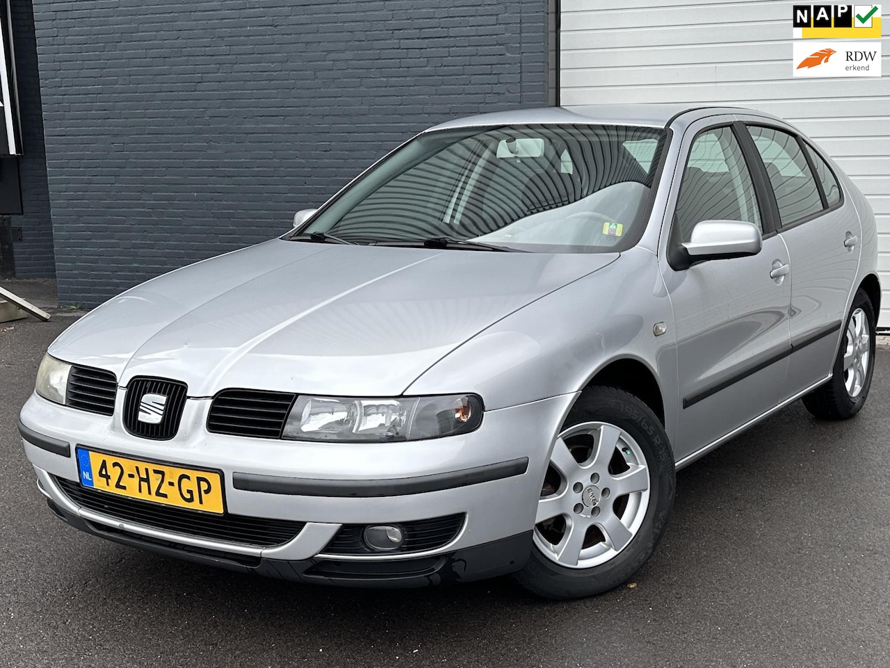 SEAT Leon - 1.6-16V Sport NIEUWEAPK/2DEEIG/AIRCO/BLUETOOTH/LMV/5DEURS - AutoWereld.nl