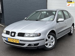 SEAT Leon - 1.6-16V Sport NIEUWEAPK/2DEEIG/AIRCO/BLUETOOTH/LMV/5DEURS
