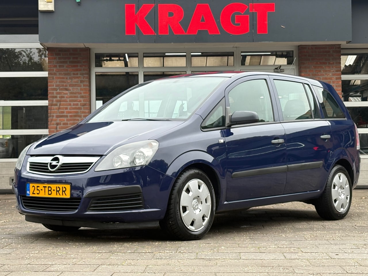 Opel Zafira - Business 1.6 105 pk - 7 persoons - APK 07-2026 - AutoWereld.nl