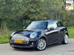 MINI Mini-Electric - Yours 33 kWh, panoramadak, lederen sportinterieur, camera, navigatie, 1 e eigenaar, nl aut