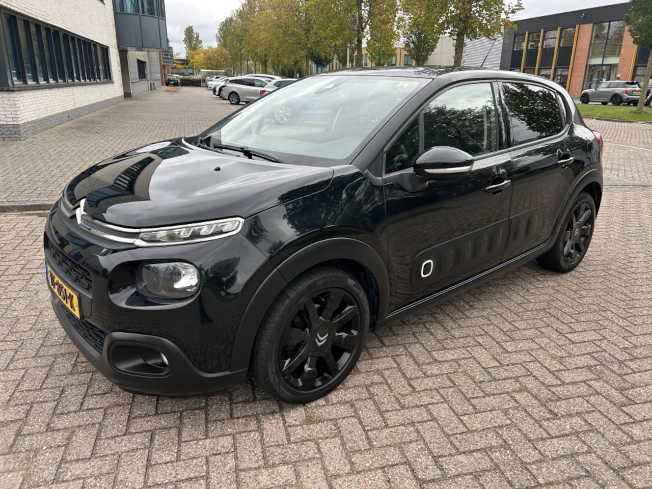 Citroën C3 - 1.2 PT S&S Shine NAVI CARPLAY CAMERA DEALER NAP! - AutoWereld.nl