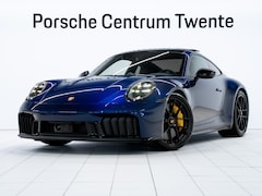 Porsche 911 - Carrera 4 GTS
