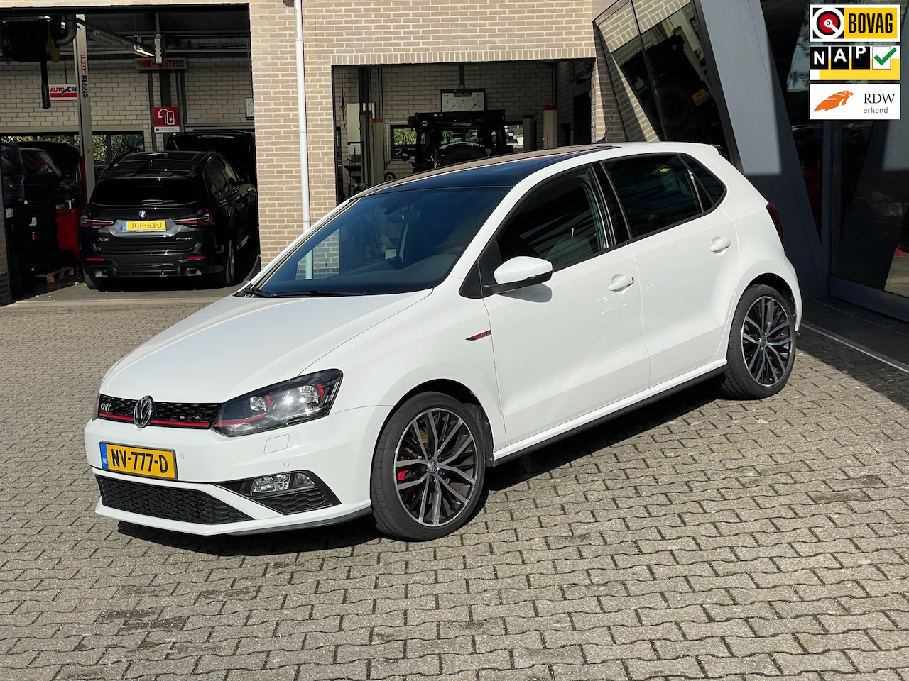 Volkswagen Polo - 1.8 TSI GTI Navi Pano - AutoWereld.nl