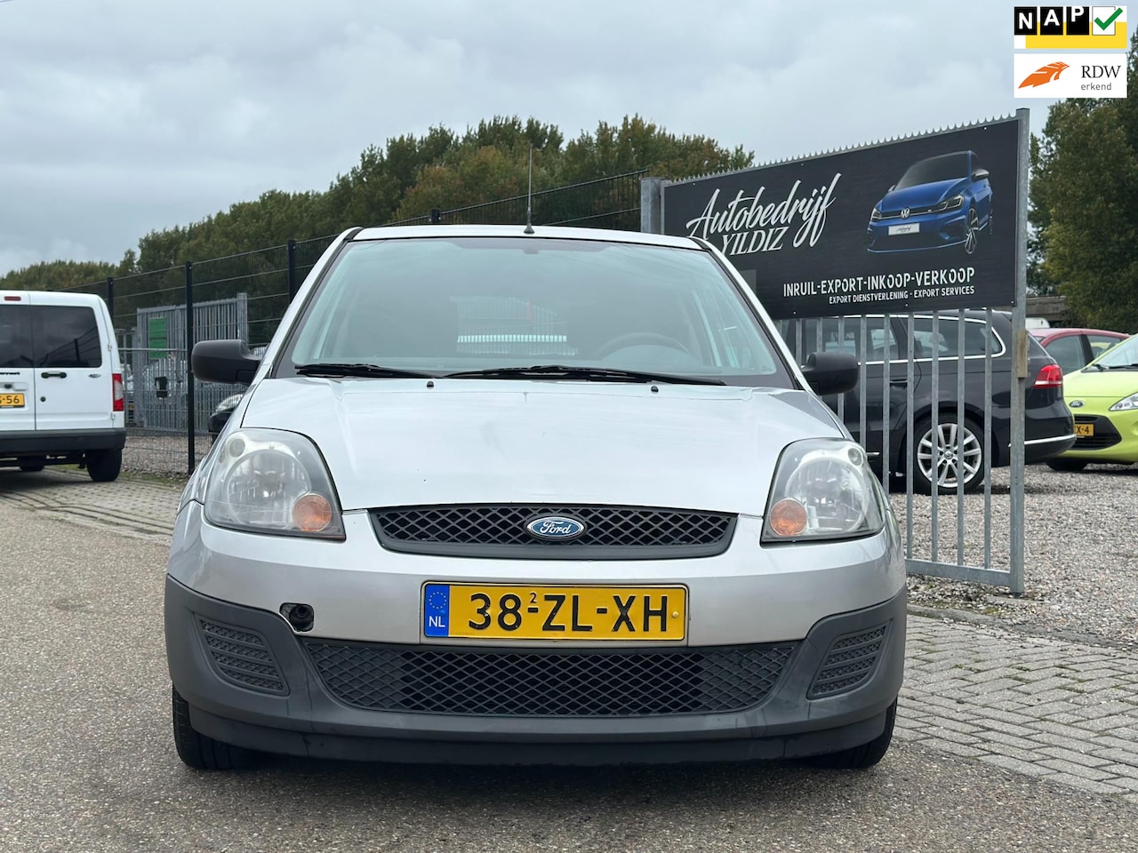 Ford Fiesta - 1.3-8V Cool & Sound Airco | Elek-Pakket | NL Auto - AutoWereld.nl