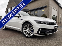 Volkswagen Passat Variant - 1.4 TSI PHEV GTE Automaat Business Trekhaak / All-Seasons / Standkachel