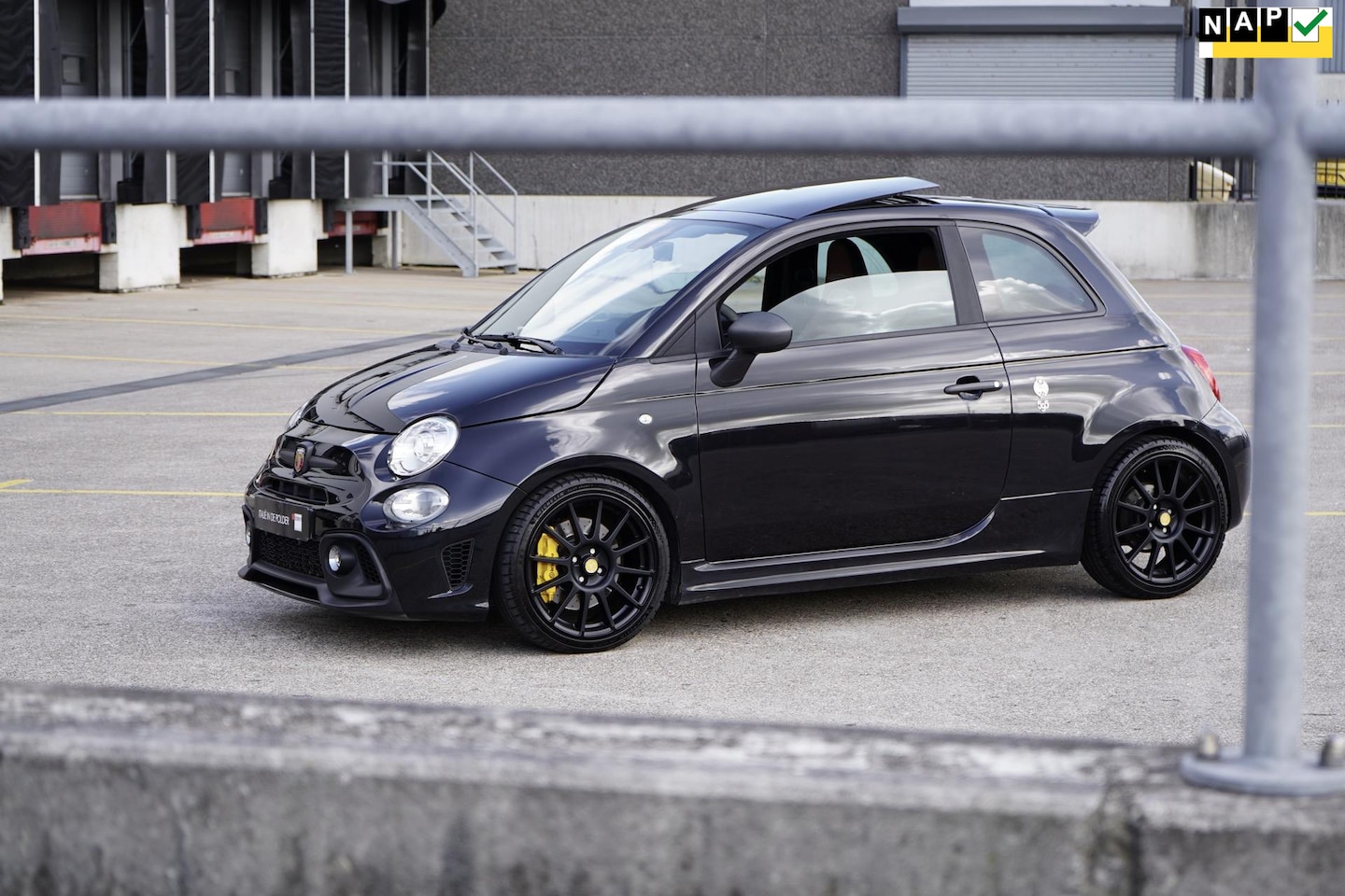 Fiat 500 Abarth - 595 1.4 T-Jet Competizione Skywindow - AutoWereld.nl