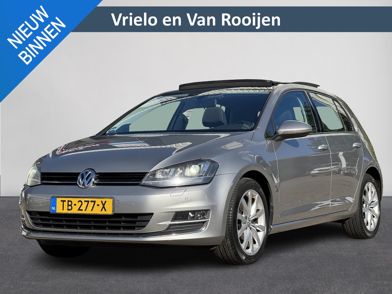 Volkswagen Golf - 1.4 TSI ACT Highline | Automaat | PDC | Stoelverwarming | Bluetooth audio | Clima | Pano | - AutoWereld.nl