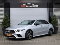 Mercedes-Benz A-klasse - 180 AMG Camera | Sfeerverlichting | Night | Trekhaak | Augmented Reality | Stoelverwarming
