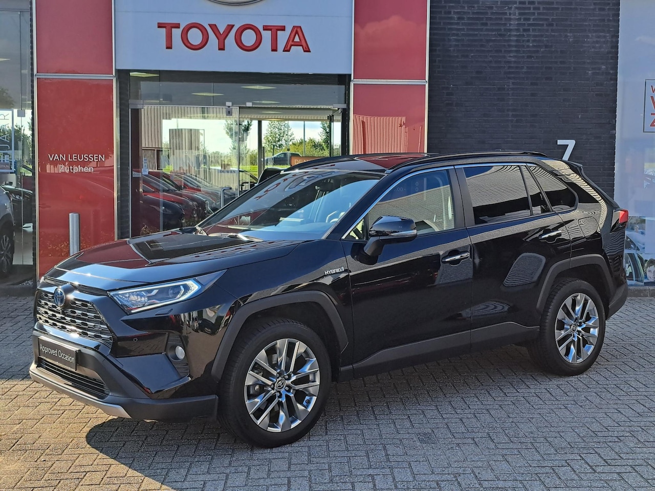 Toyota RAV4 - 2.5 Hybrid AWD Executive STOELVERWARMING EN VENTILATIE VOOR 360-CAMERA - AutoWereld.nl