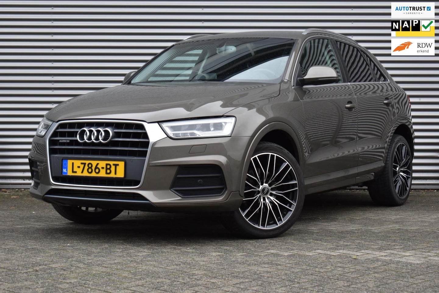 Audi Q3 - 2.0 TFSI quattro Pro Line 2.0 TFSI quattro Pro Line, Airco, Ecc, Cruise, Navi, Trekhaak. - AutoWereld.nl
