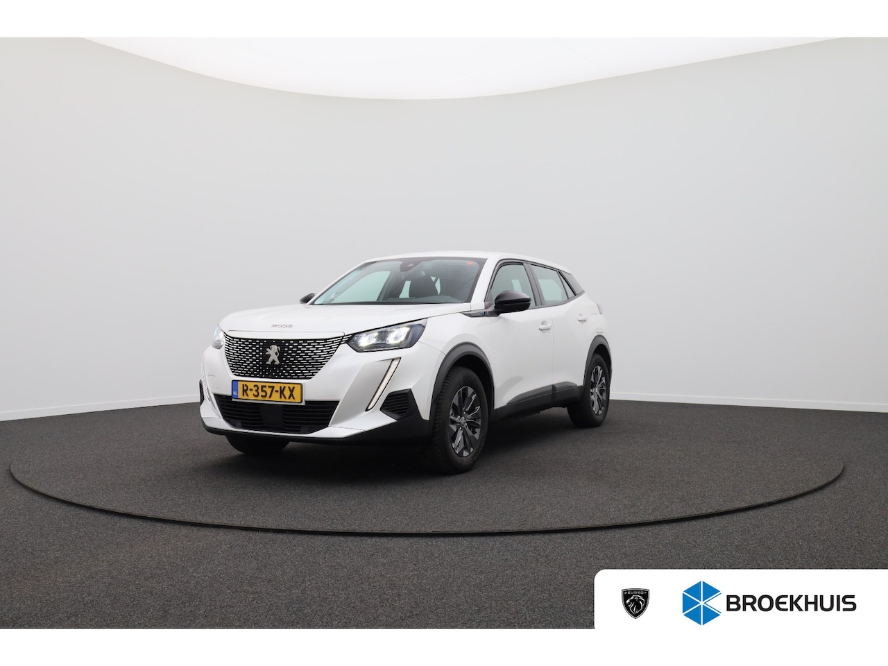Peugeot e-2008 - EV Active Pack 50 kWh LED | 16" Lichtmetaal | Parkeersensoren Achter | Carplay | Cruise | - AutoWereld.nl