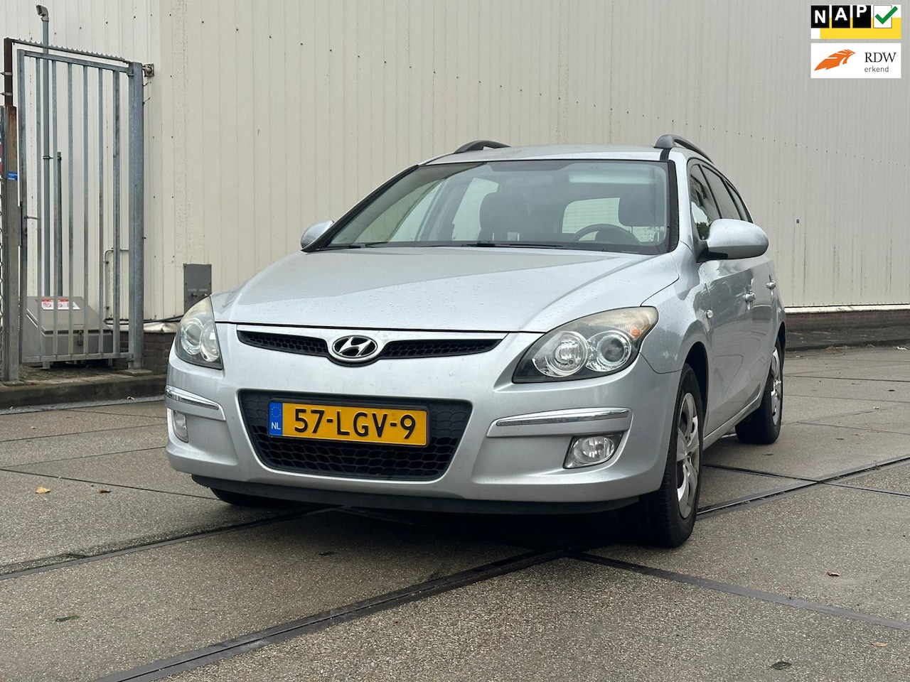 Hyundai i30 CW - 1.6i Dynamic 2010 Airco/PDC/Nap Apk - AutoWereld.nl