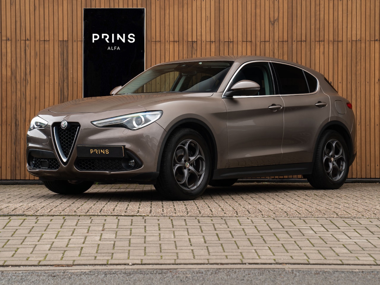 Alfa Romeo Stelvio - 2.2d Super | Camera | Grote Navi - AutoWereld.nl