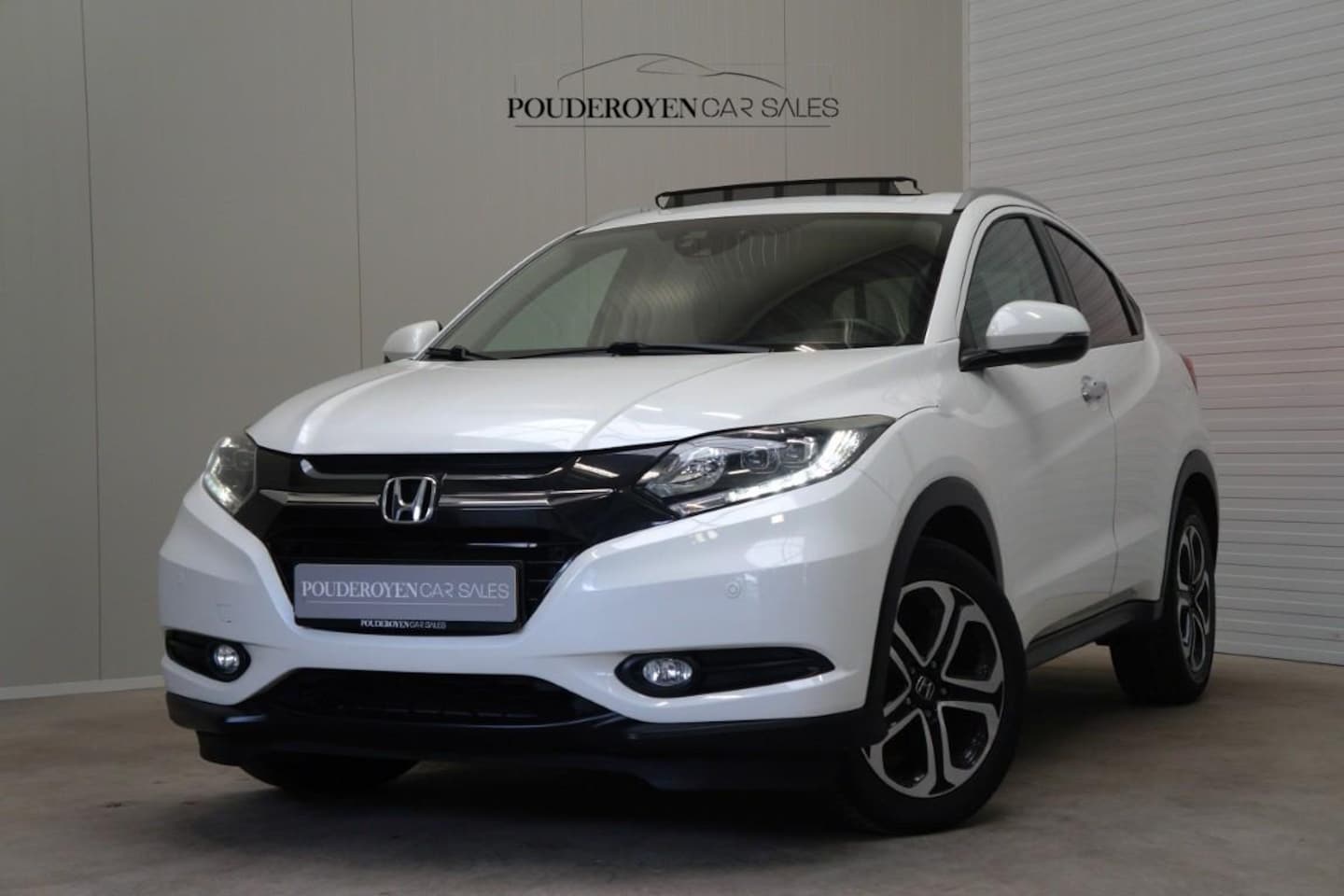 Honda HR-V - 1.5 i-VTEC Executive / Pano / Camera / Navi / Nette auto - AutoWereld.nl