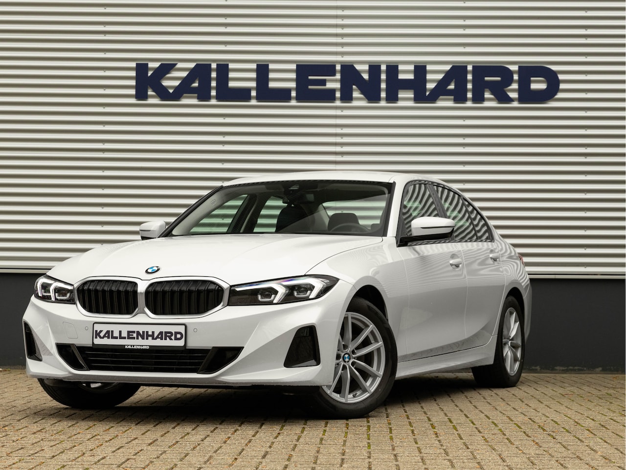 BMW 3-serie - 320d - Sportstoelen - Trekhaak - 1-Hand - Navigatie - Bluetooth - AutoWereld.nl