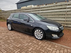 Opel Astra - 1.4 Turbo Cosmo Navigatie