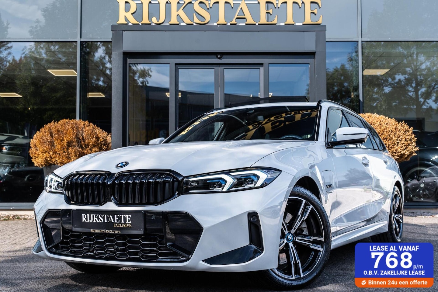 BMW 3-serie Touring - 330e|PANO|HEAD-UP|M-PAKKET|CAMERA|291PK - AutoWereld.nl