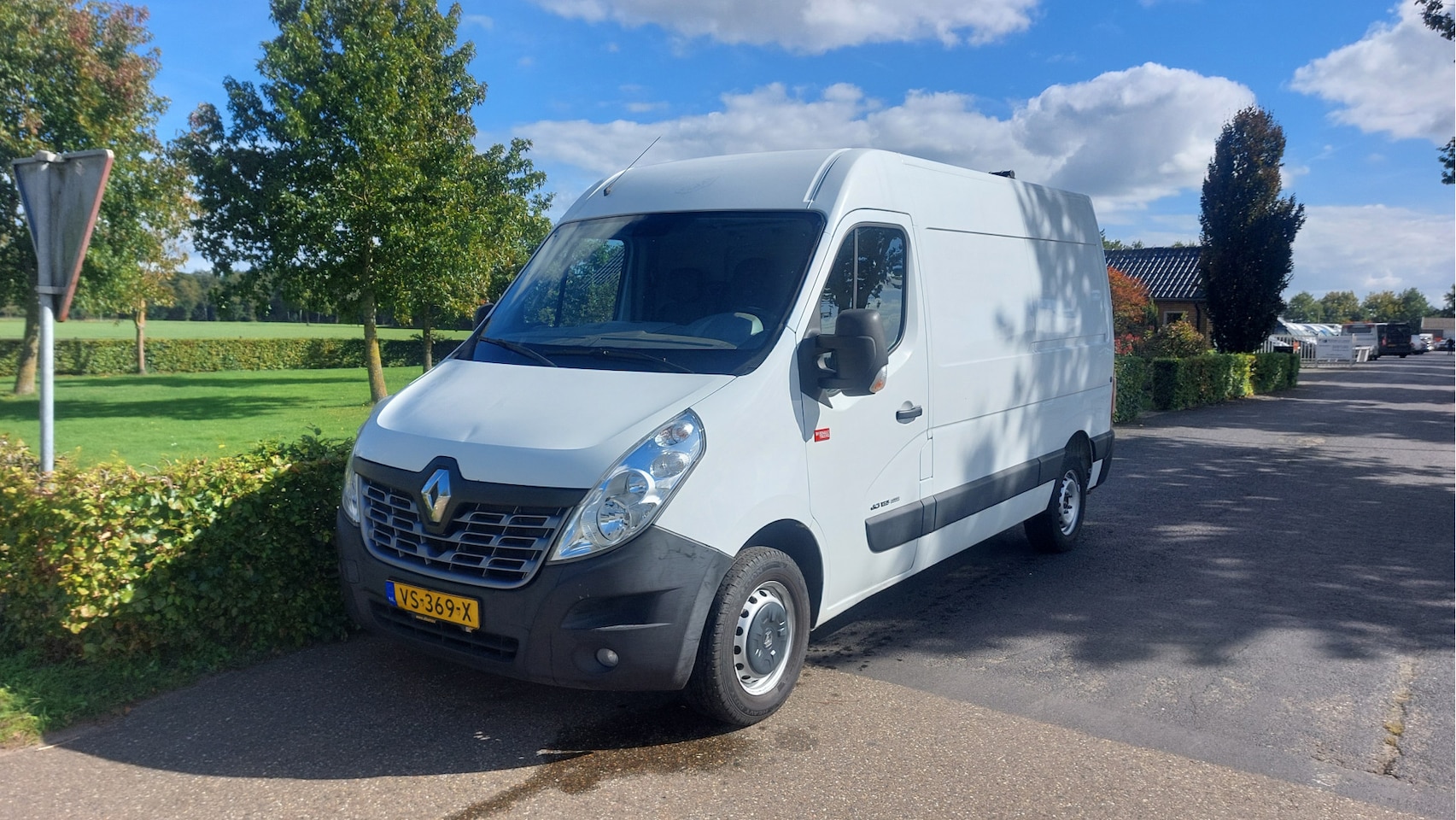 Renault Master - T35 2.3 dCi L2H3 AIRCO BJ 2016 Bak stuk - AutoWereld.nl