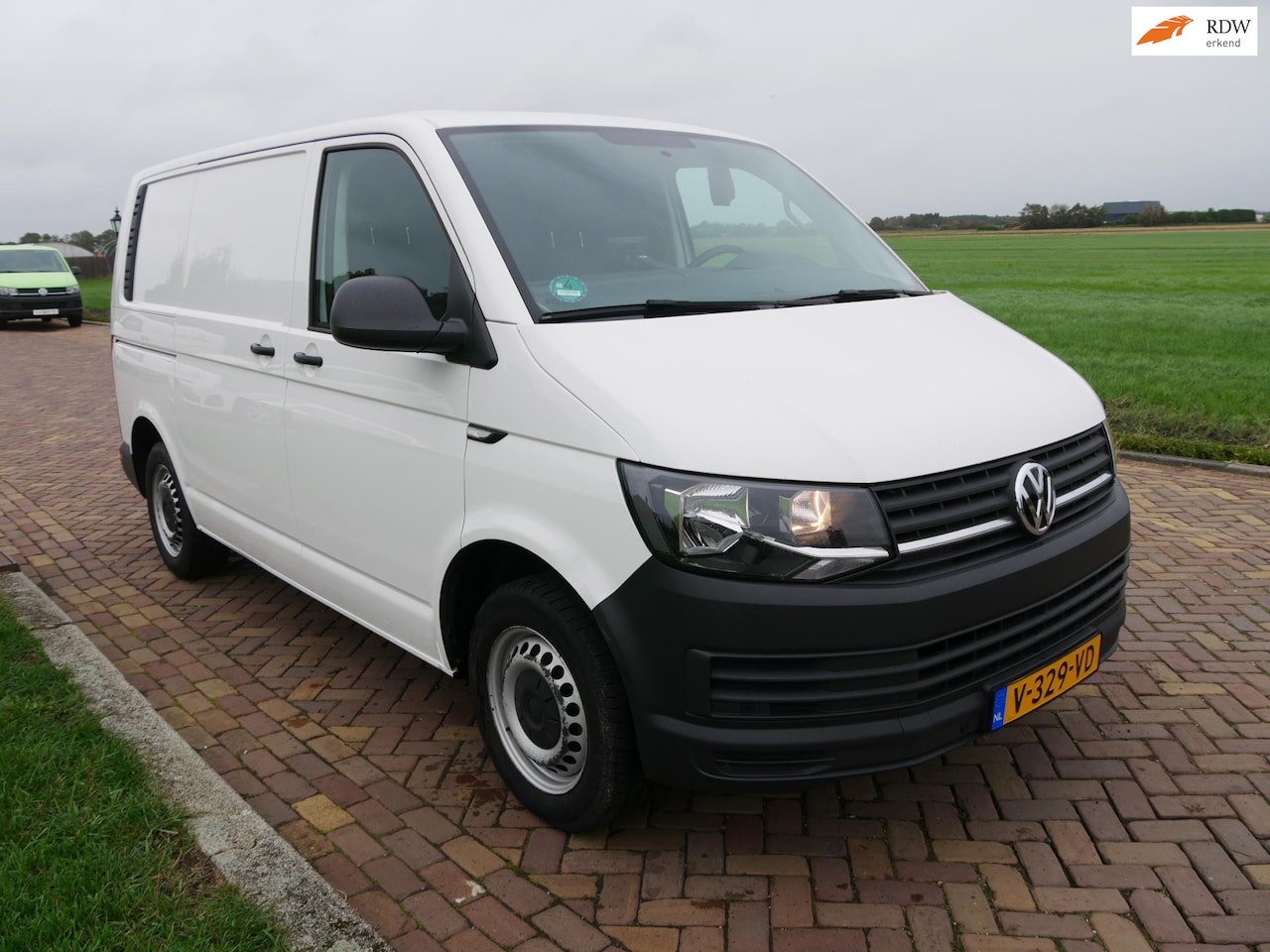 Volkswagen Transporter - 2.0 TDI L1H1 110kW DSG Comfortline AC ** 7499 EX BTW ** - AutoWereld.nl